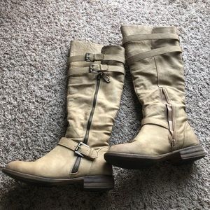 Knee high size 6 women's boots